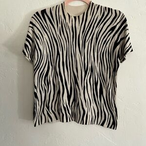 City Silk Zebra Print Short Sleeve Knit Top Size P/M